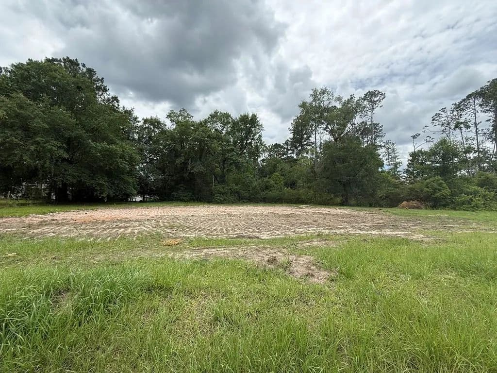 0.51 Acres of Land for Sale in Hahira, Georgia - Hahira, Georgia