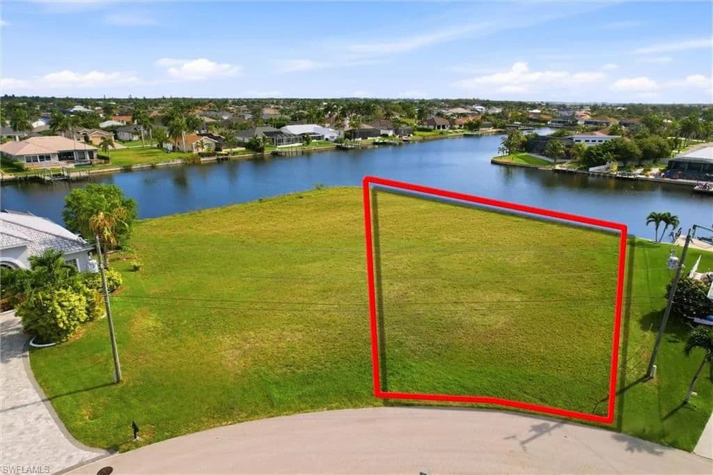 Vacant Land in Cape Coral - Cape Coral, Florida, 33914