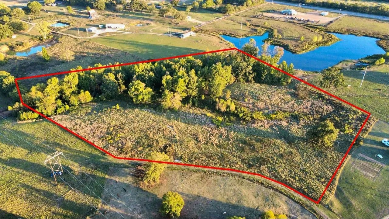 Peaceful 9.35 Acres In A Convenient Location - Valliant, Oklahoma, 74764