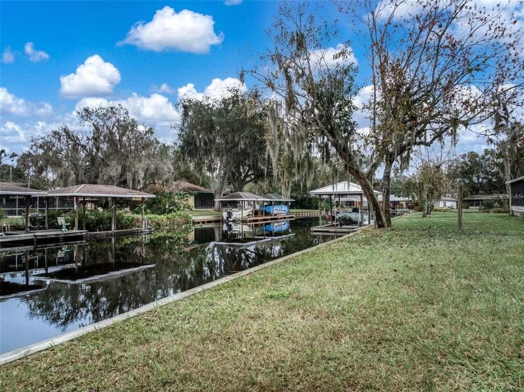 Vacant Land in Lorida - Lorida, Florida, 33857
