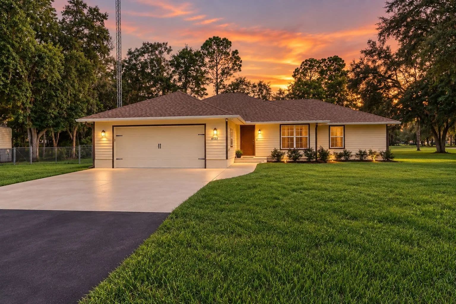 COUNTRY LIVING NEAR LAKE HAMPTON - Florida, 32044
