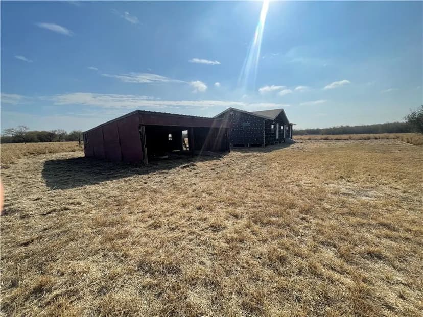 Property from 782 S Fm 1546 - KW