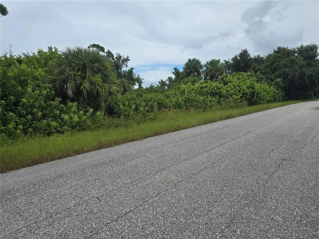 Vacant Land in Port Charlotte - Port Charlotte, Florida, 33981