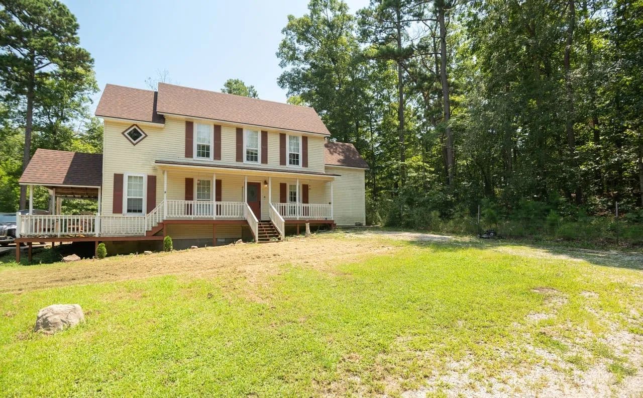 Mossy Sells Mossy with this Beautiful 3-Bed Home in Poplar Bluff, MO - Poplar Bluff, Missouri, 63901