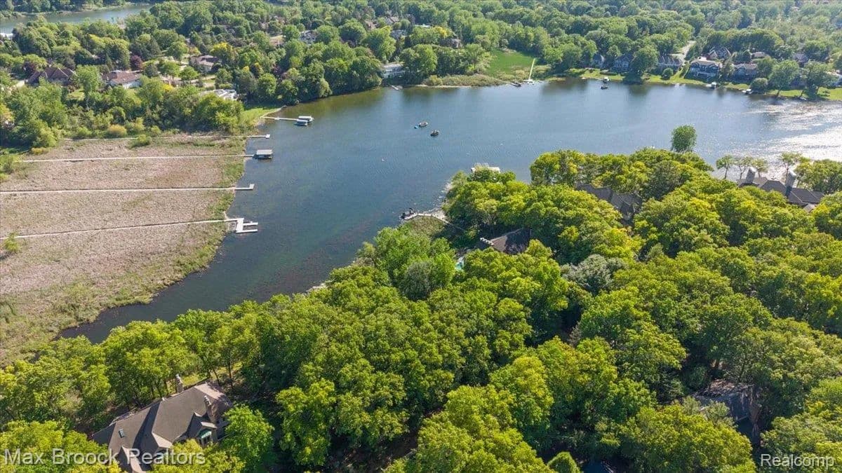Property from 1729 Heron Ridge Drive - KW - Bloomfield Hills, Michigan, 48302