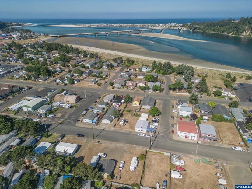 Lots & Land-Other in Waldport