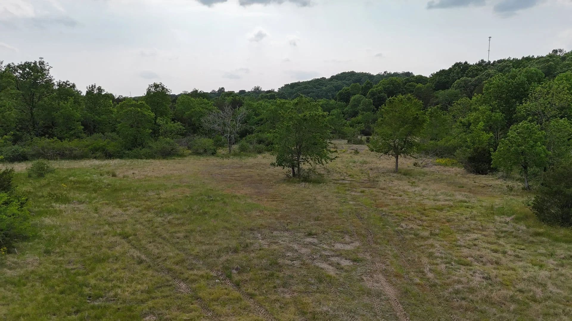 Maury 173 Outdoorsman Retreat - Columbia, Tennessee, 38401