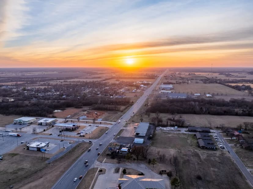 1516 W 51 Highway Wagoner, OK 74467