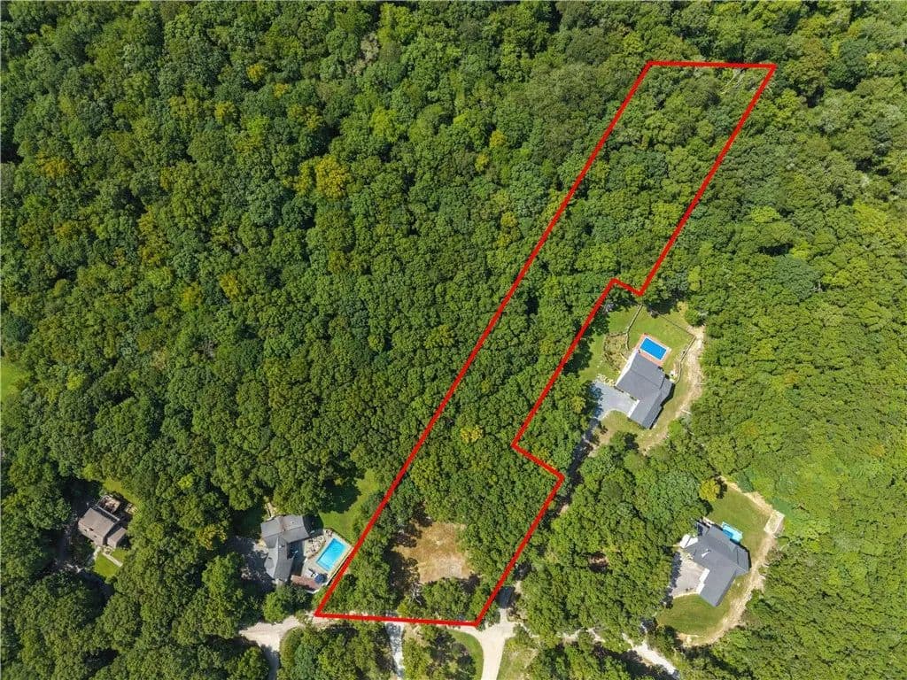 2.09 Acres of Land for Sale in Little Compton, RI - Little Compton, Rhode Island, 02837
