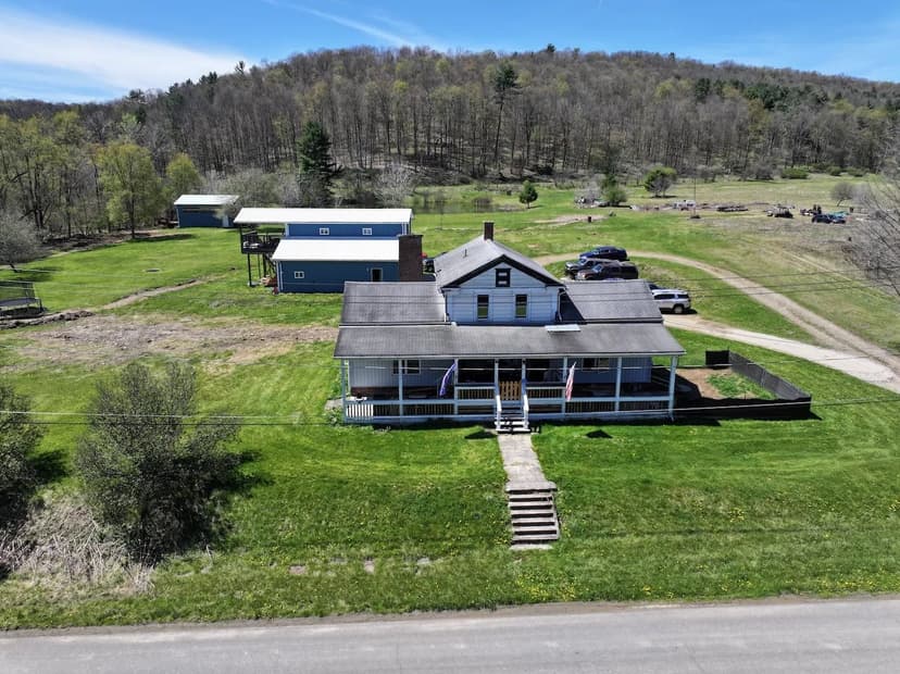 House, Garage and Apartment with Pond on 4.4 acres in Bolivar NY 221 Evans Ave