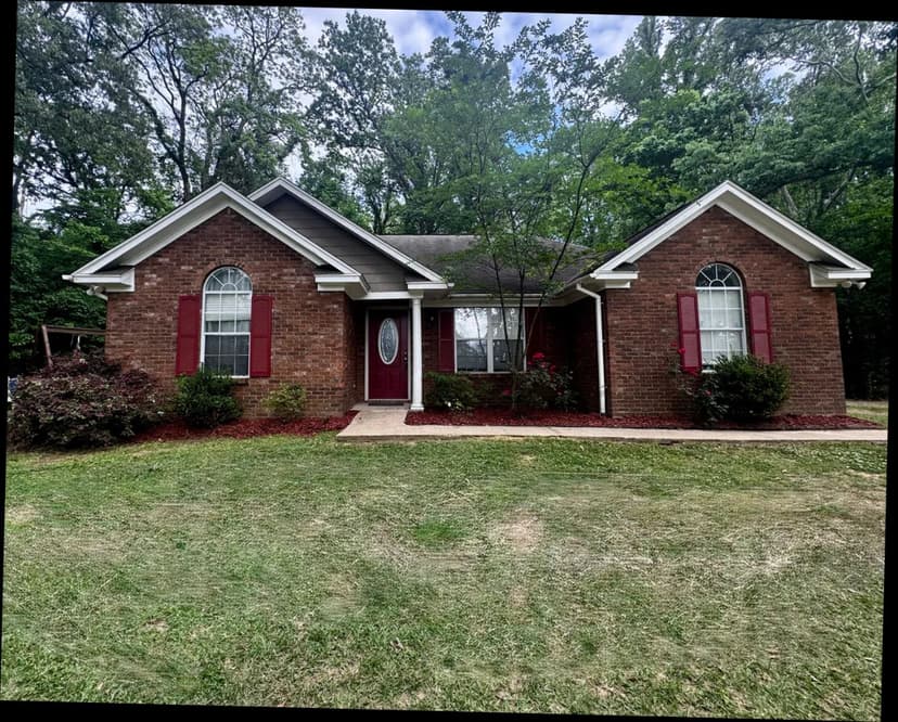 Home in Yazoo County at 1830 Woodlawn Avenue in Yazoo City, MS