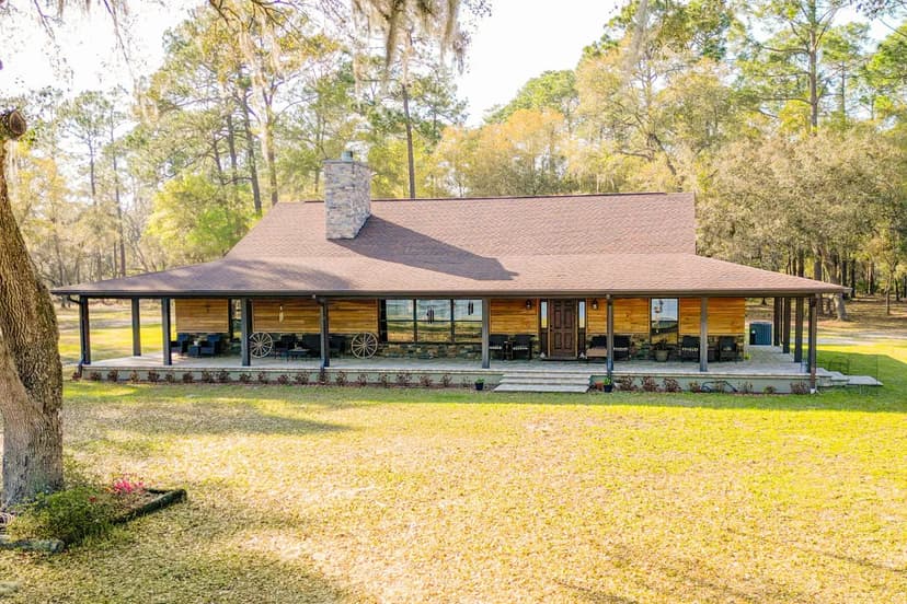 Ocala’s Silver Springs Estate on Lake Fore