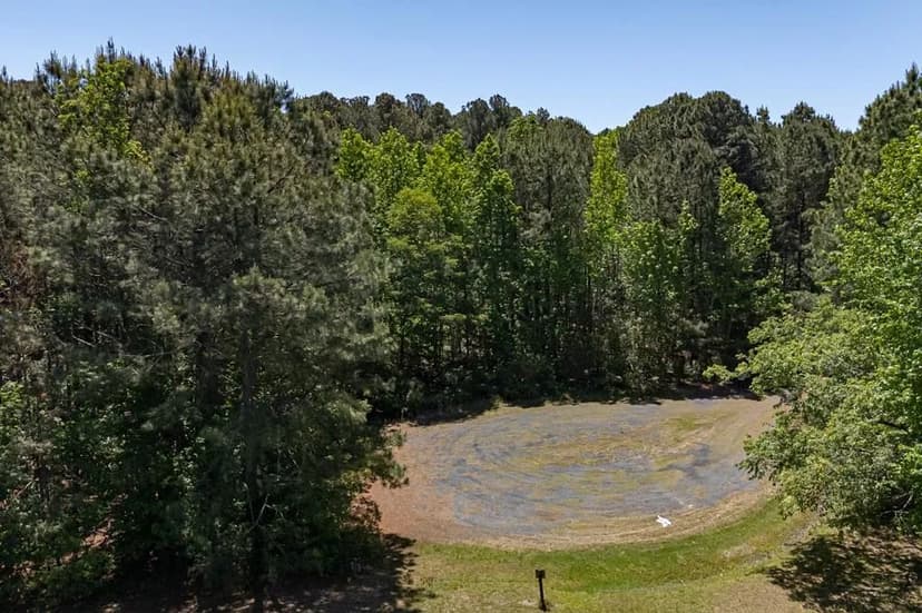 Land -Single Family Acreage in Jamesville