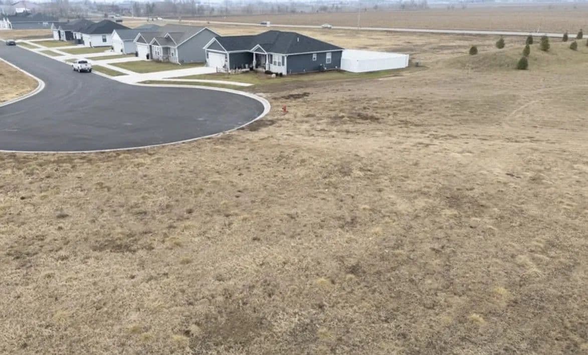 Land -Single Family Acreage in Peru - Peru, Illinois, 61354