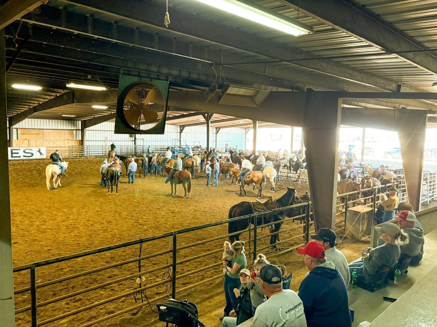 Wild Horse  Arena - Mountain View, Missouri, 65548