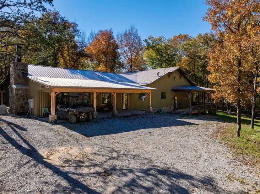 Turnkey 300 +/- Acre Ozark Hunting Lodge with Proven Food Plots, Stands & Lodge, Batesville, Arkansas
