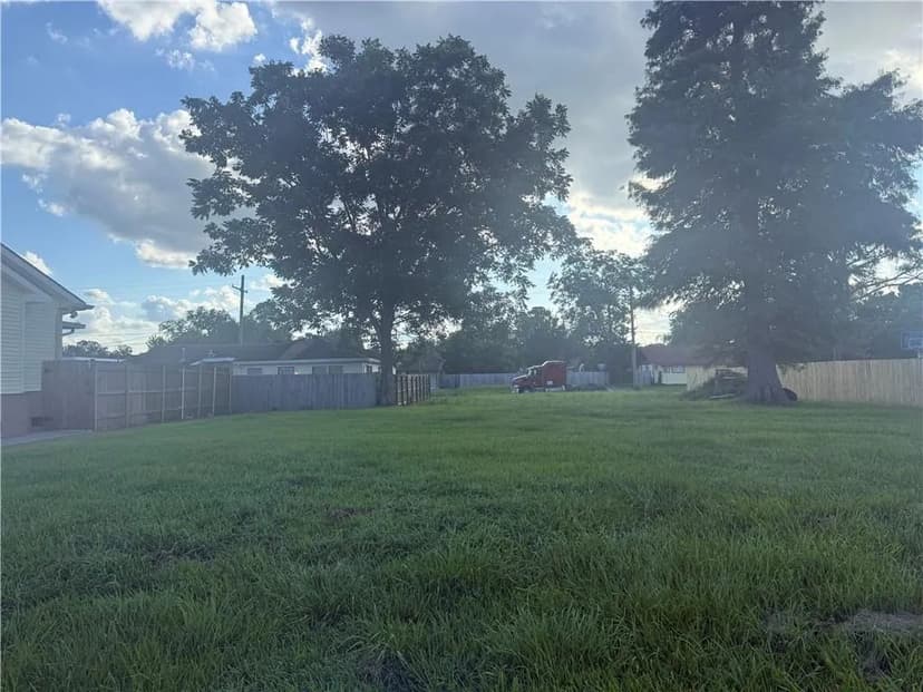 Property from 4811 LONGFELLOW Drive - KW