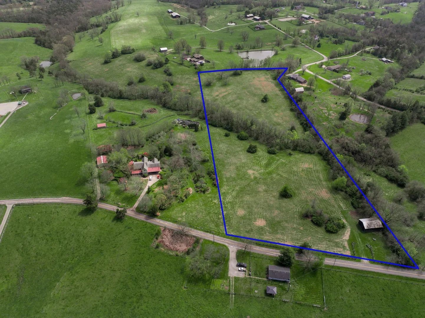 11.13 Acres of Land for Sale in Versailles, Kentucky - Versailles, Kentucky, 40383