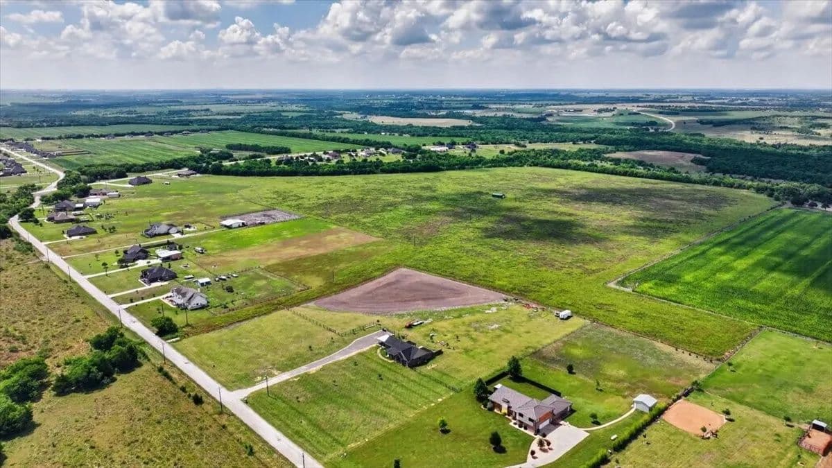 72.37 Acres of Land for Sale in Palmer, Texas - Palmer, Texas, 75152