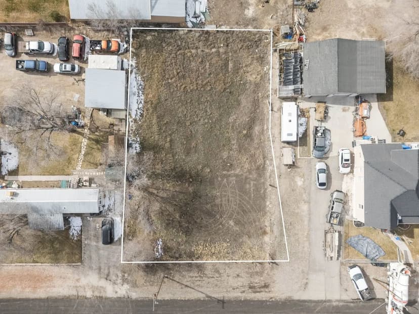 Land -Single Family Acreage in Redmond