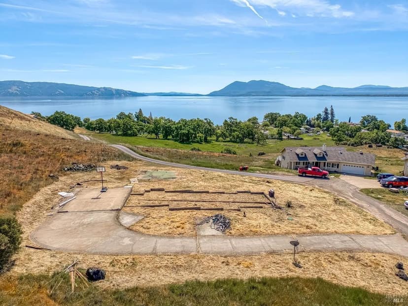 Land -Agricultural (Not Zoned) in Lakeport