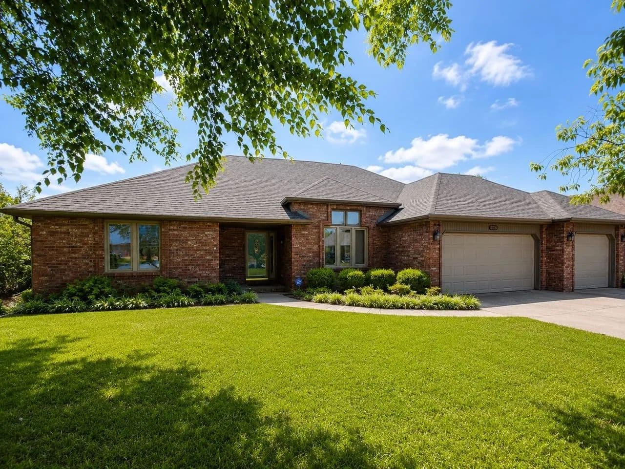 Beautifully Updated All-Brick Home on a Quiet Cul-de-Sac! - Springfield, Missouri, 65807