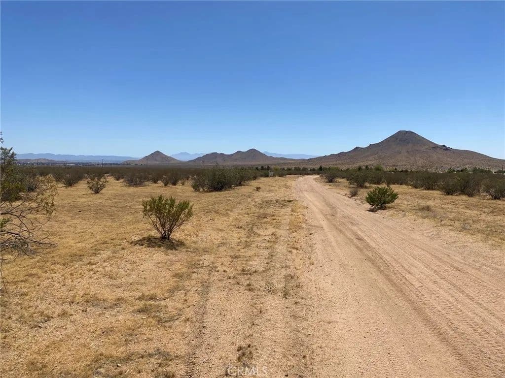 2.11 Acres of Land for Sale in Apple Valley, California - Apple Valley, California, 92307
