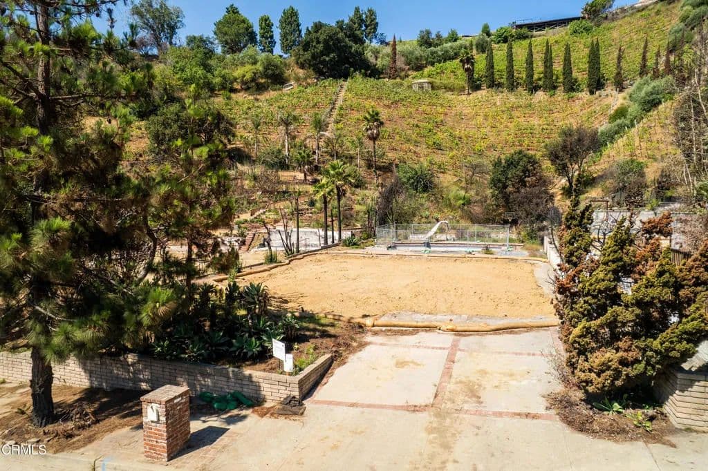 Vacant Land in Los Angeles - Los Angeles, California, 90272