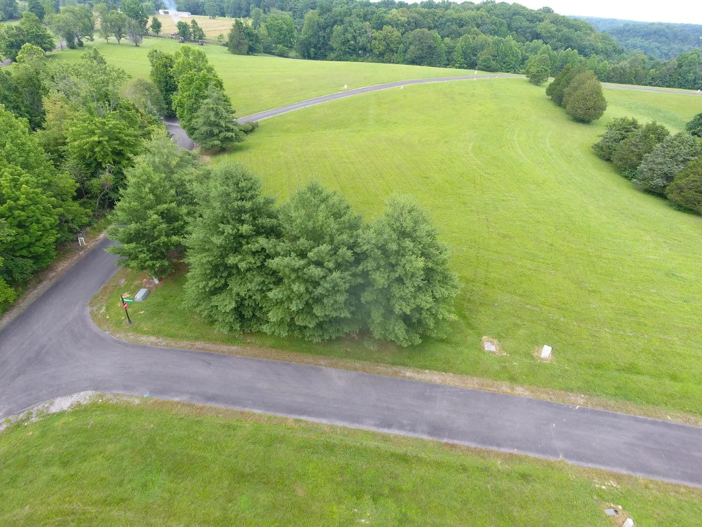 Land -Single Family Acreage in Russell Springs - Russell Springs, Kentucky, 42642