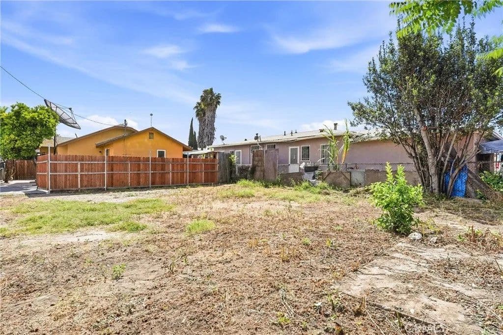 Lots & Land-Other in Los Angeles - Los Angeles, California, 90002
