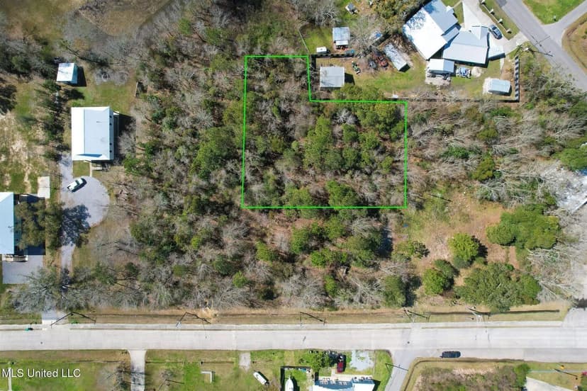 Lots & Land-Other in Waveland