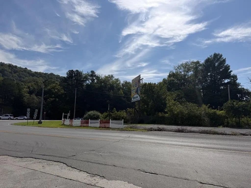 Lots & Land-Other in Allen - Allen, Kentucky, 41601
