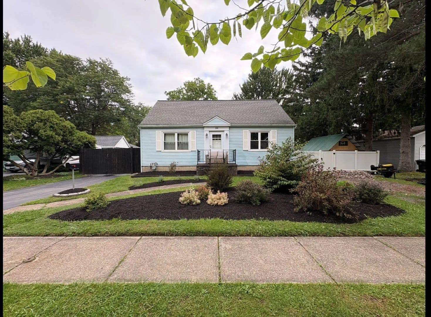 House with Garage in North Tonawanda NY 1340 Parkview Dr - North Tonawanda, New York, 14120