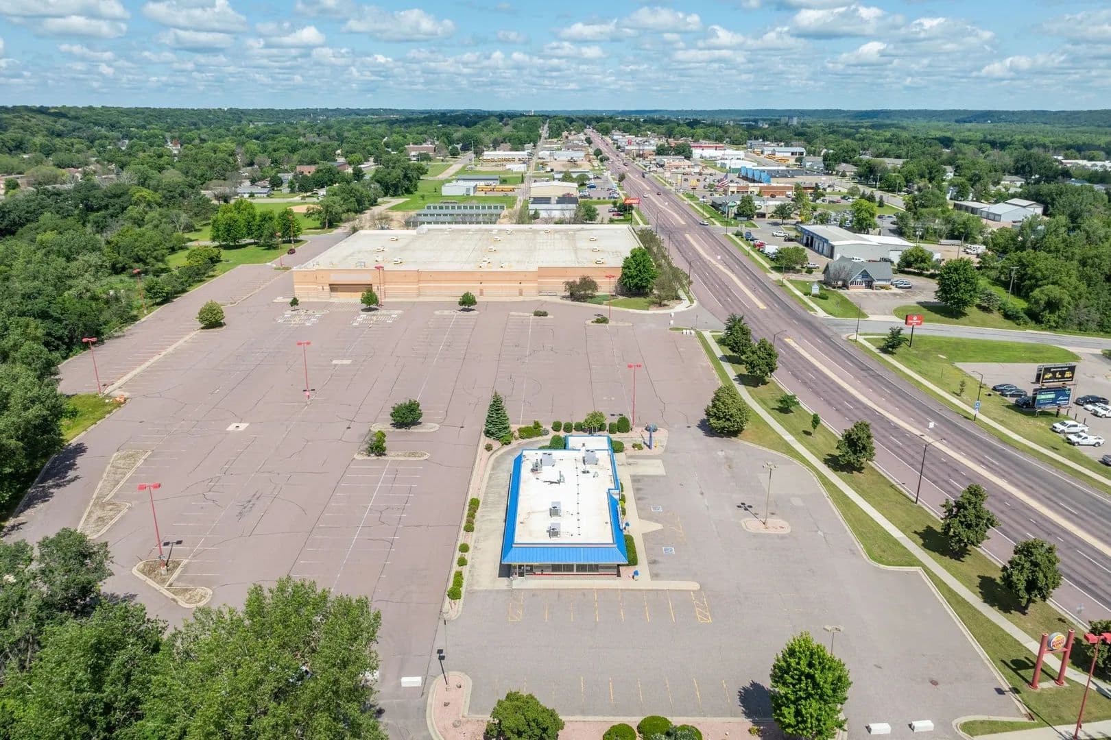 Land -Retail in New Ulm - New Ulm, Minnesota, 56073