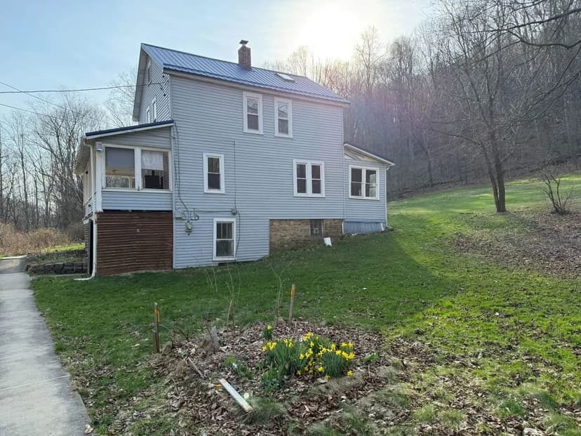 1442 Soap Hollow Road Johnstown, PA 15905