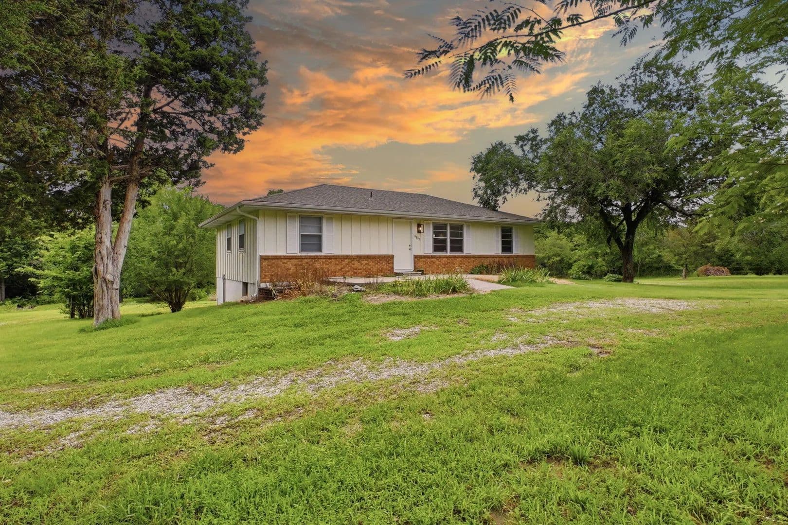 38 Acres of Land for Sale in Collins, MO - Collins, Missouri, 64738