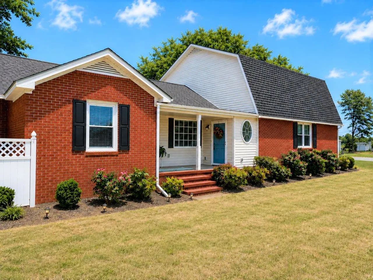 Spacious 4-bedroom 2-bathroom brick home in Duplin County, NC! - Beulaville, North Carolina, 28518