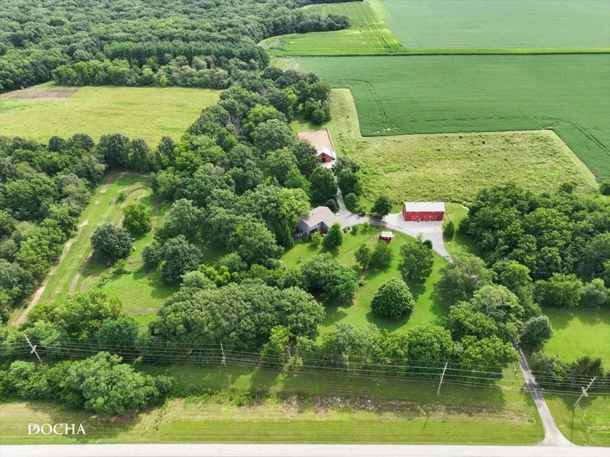 8.6 Acre Farmette; Remodeled Home, Workshop & Barn - Clinton, Illinois, 61727