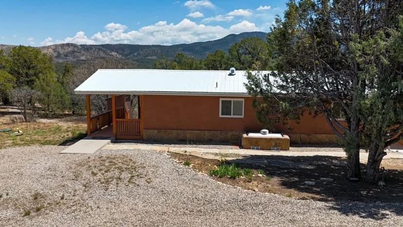 61 Rincon Road Regina NM 87018