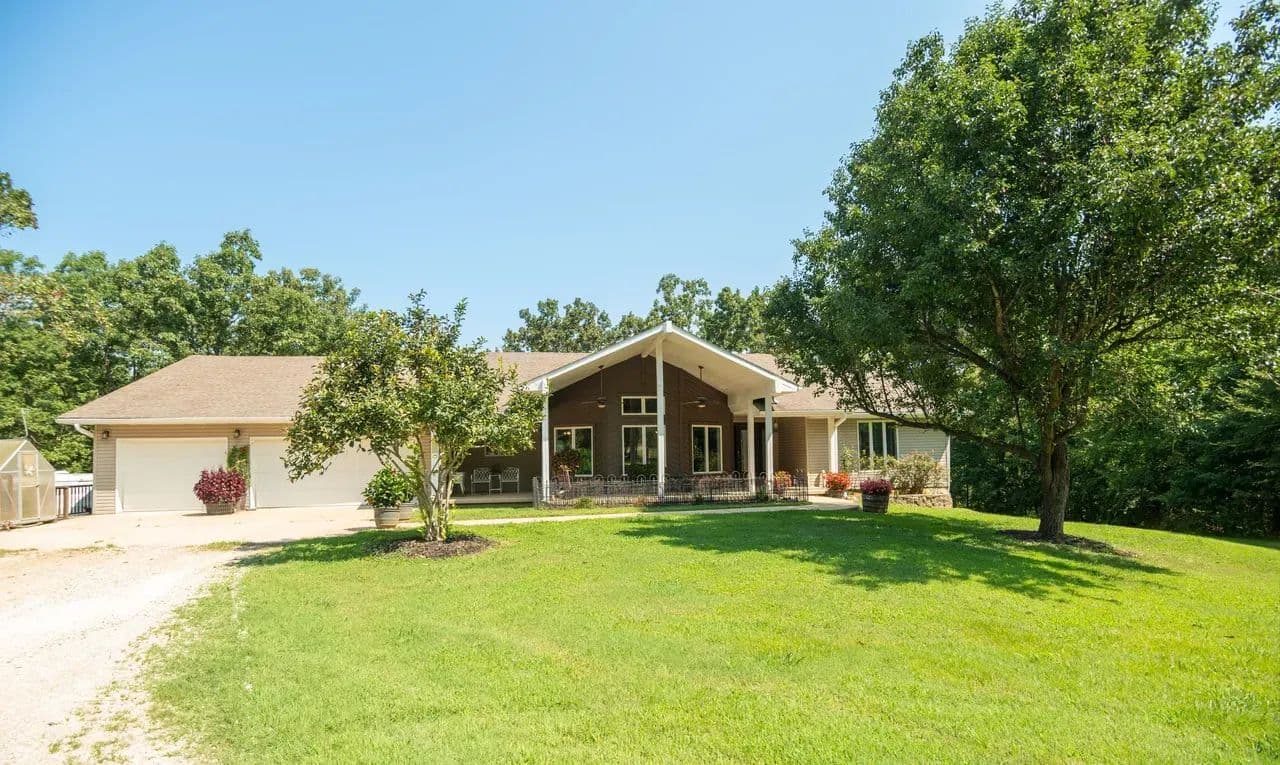 Secluded home on 28 acres - Poplar Bluff, Missouri, 63901