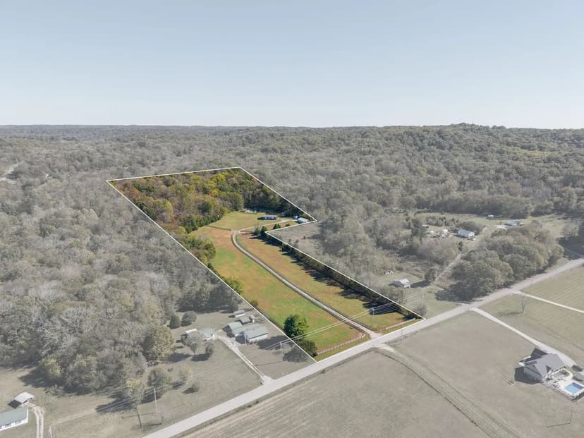 1833 Preacher Holt Rd. Mount Pleasant, TN. 38474