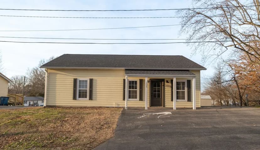 Remodeled 2-Bed, 1-Bath Home Located in the Heart of Bloomfield, MO