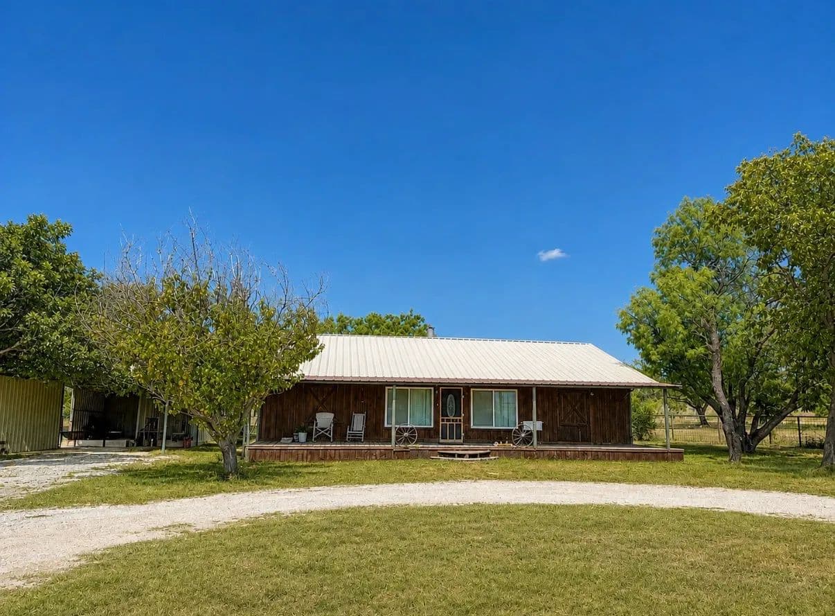 NEW LISTING!! 6.06 +/- Ac & Hm, 7710 US Highway 84 Lawn - Lawn, Texas, 79530