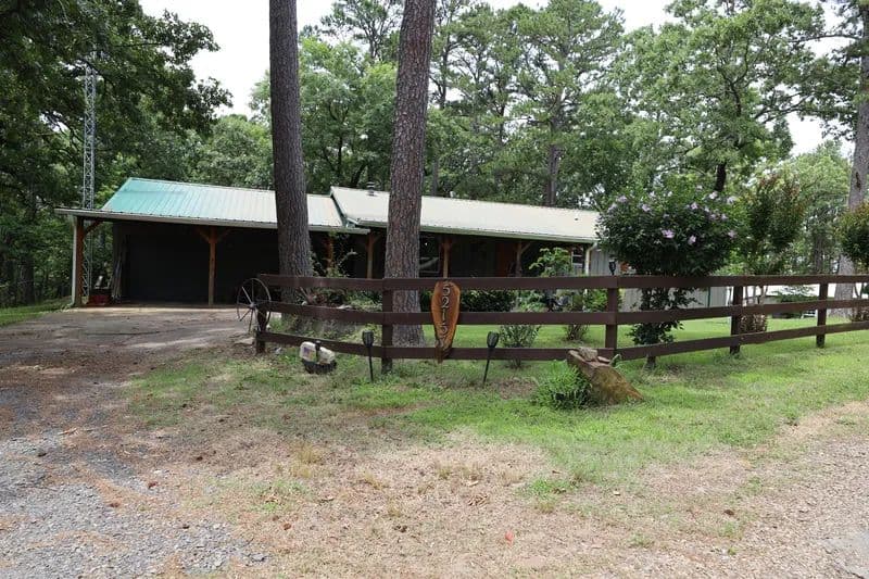 Eastern Oklahoma Recreational Home on 1.74 acres - Hodgen, Oklahoma, 74939