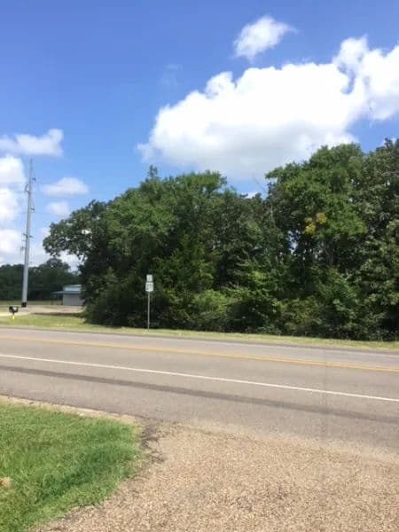 Great Road Frontage on Busy Hwy