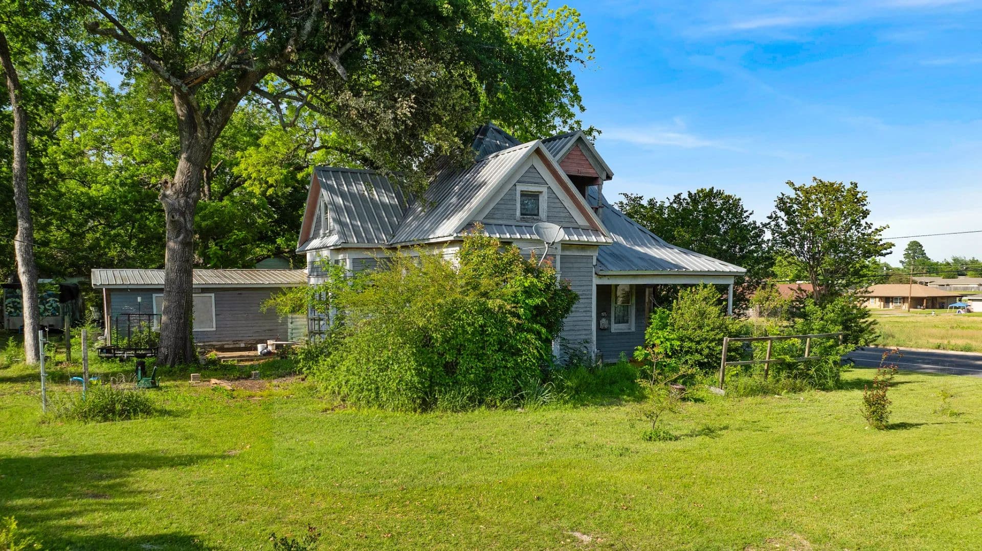 Highly Visible Commercial Property - Paris, Texas, 75460
