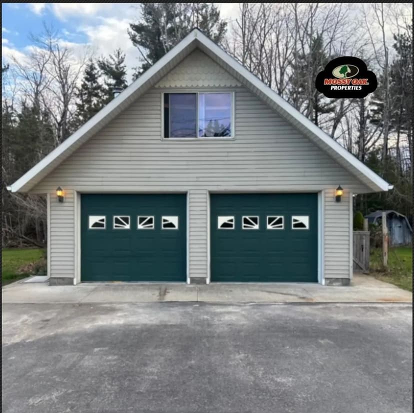Cozy/Charming 2 bedroom home