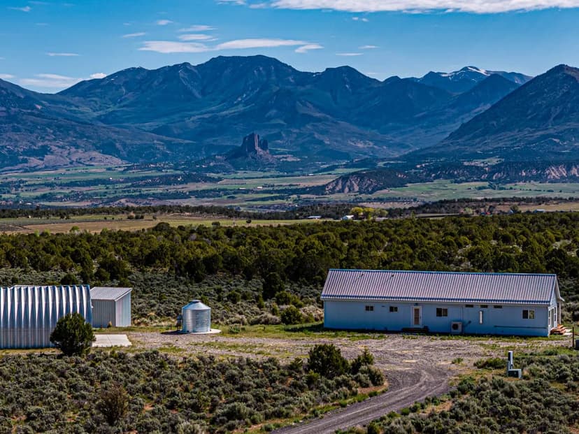 Crawford Retreat Bordering BLM