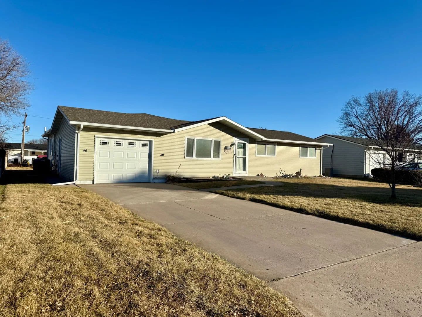 1520 Court St. - Imperial, Nebraska, 69033