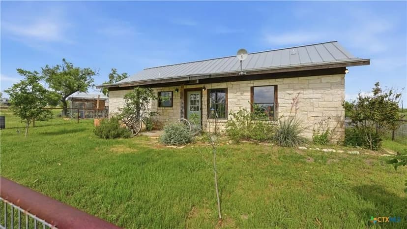 127 Offer Lane, Llano, Texas 78643